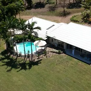 Sugarloaf - Lush Tropical Whitsunday Retreat Villa
